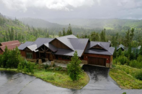 Timber Top Luxury Villa I Hot Tub I Amazing Views I Best Price I FREE Adventures Daily